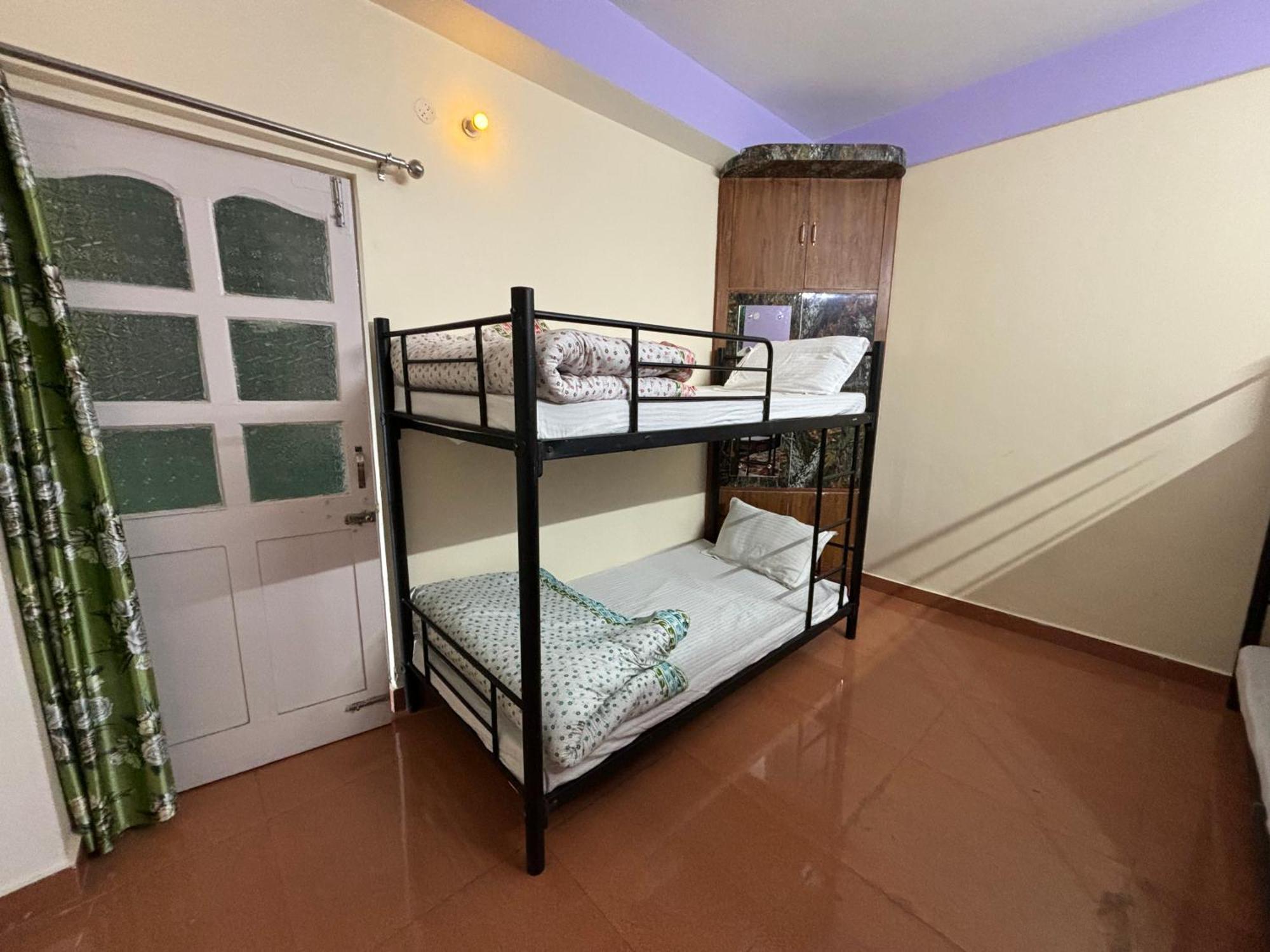Zu-Zu Hostels Шимла Экстерьер фото