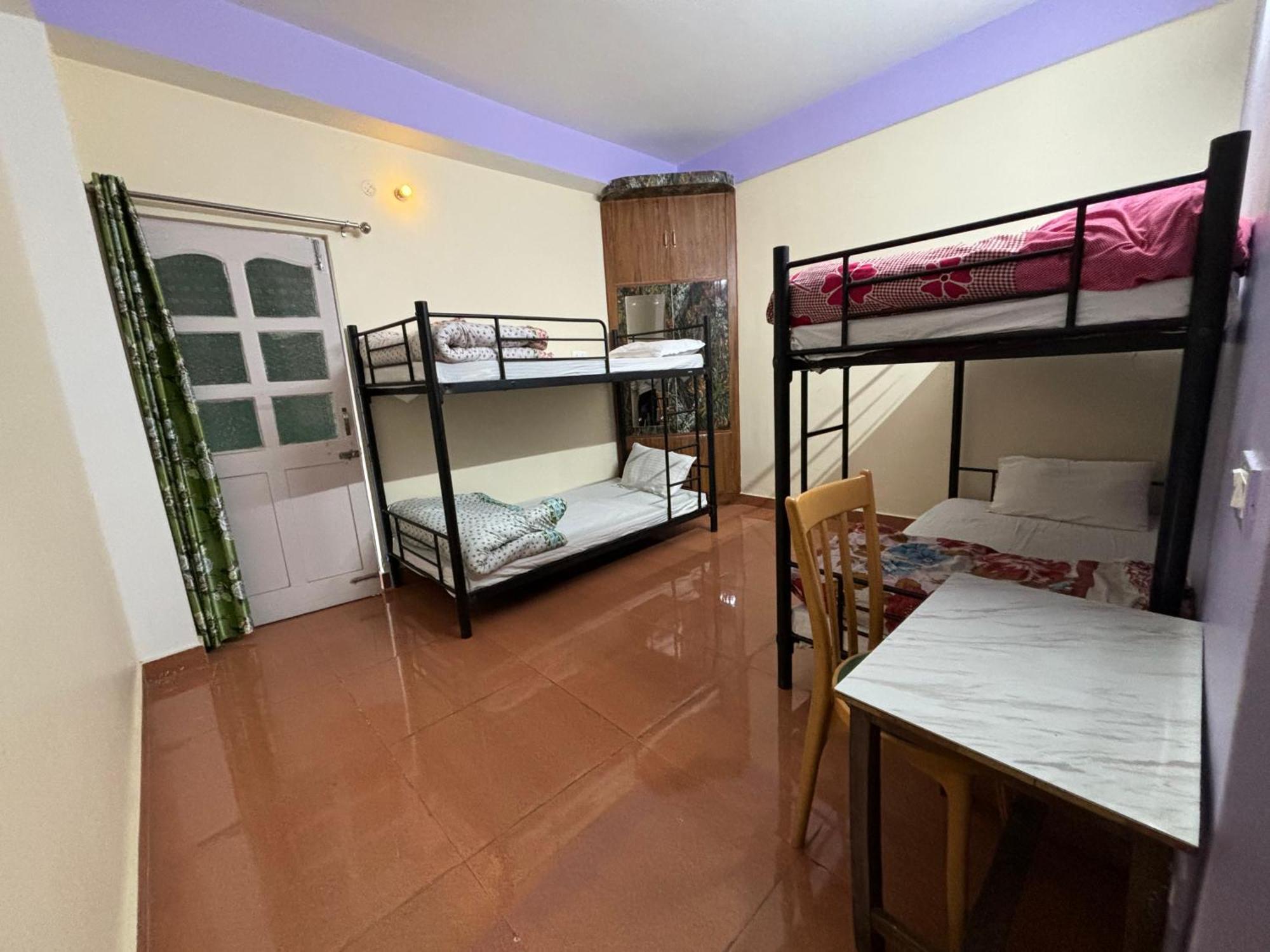 Zu-Zu Hostels Шимла Экстерьер фото